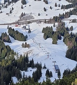 Blick auf das Skigebiet